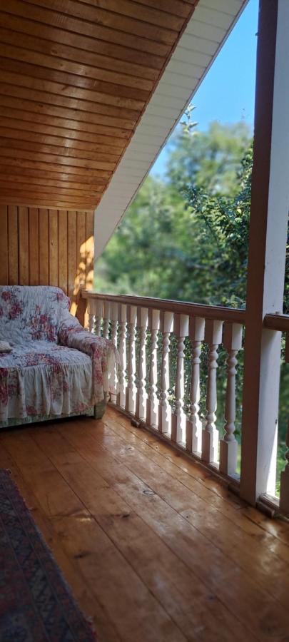 Guest House Lailashi Surmushi Екстер'єр фото
