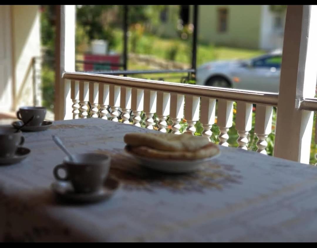 Guest House Lailashi Surmushi Екстер'єр фото