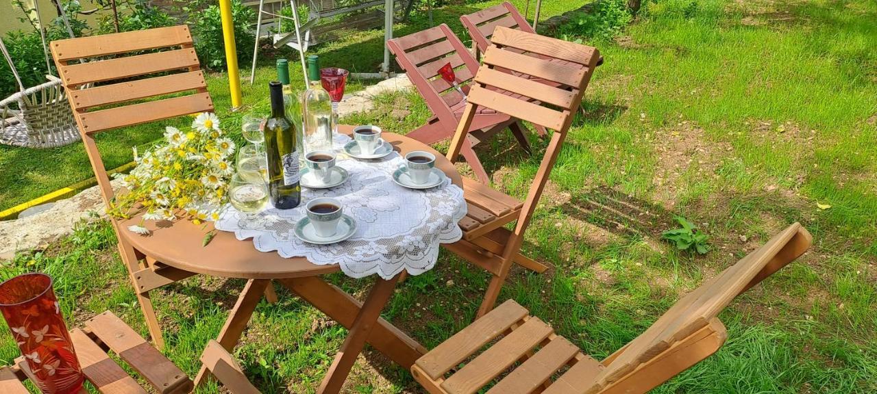 Guest House Lailashi Surmushi Екстер'єр фото