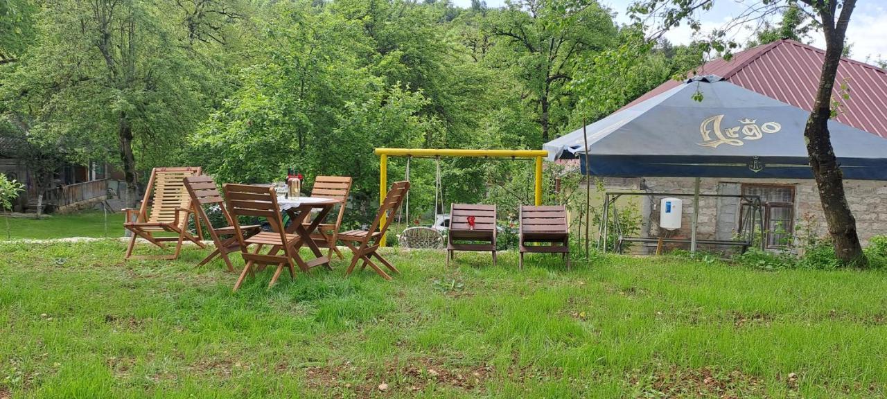 Guest House Lailashi Surmushi Екстер'єр фото