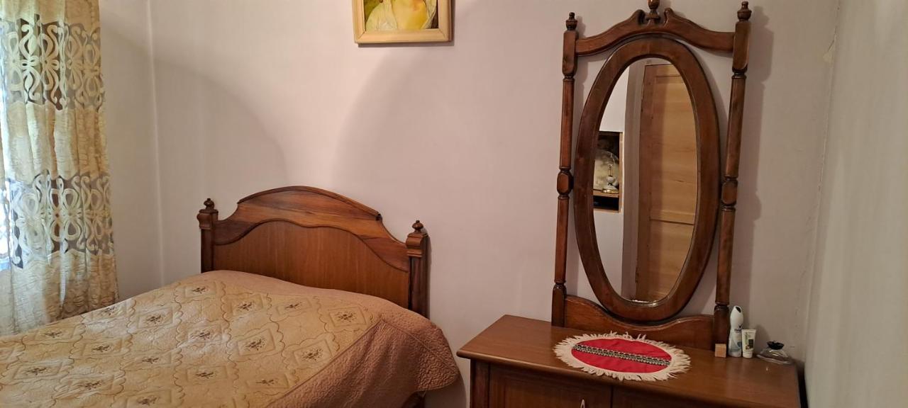 Guest House Lailashi Surmushi Екстер'єр фото